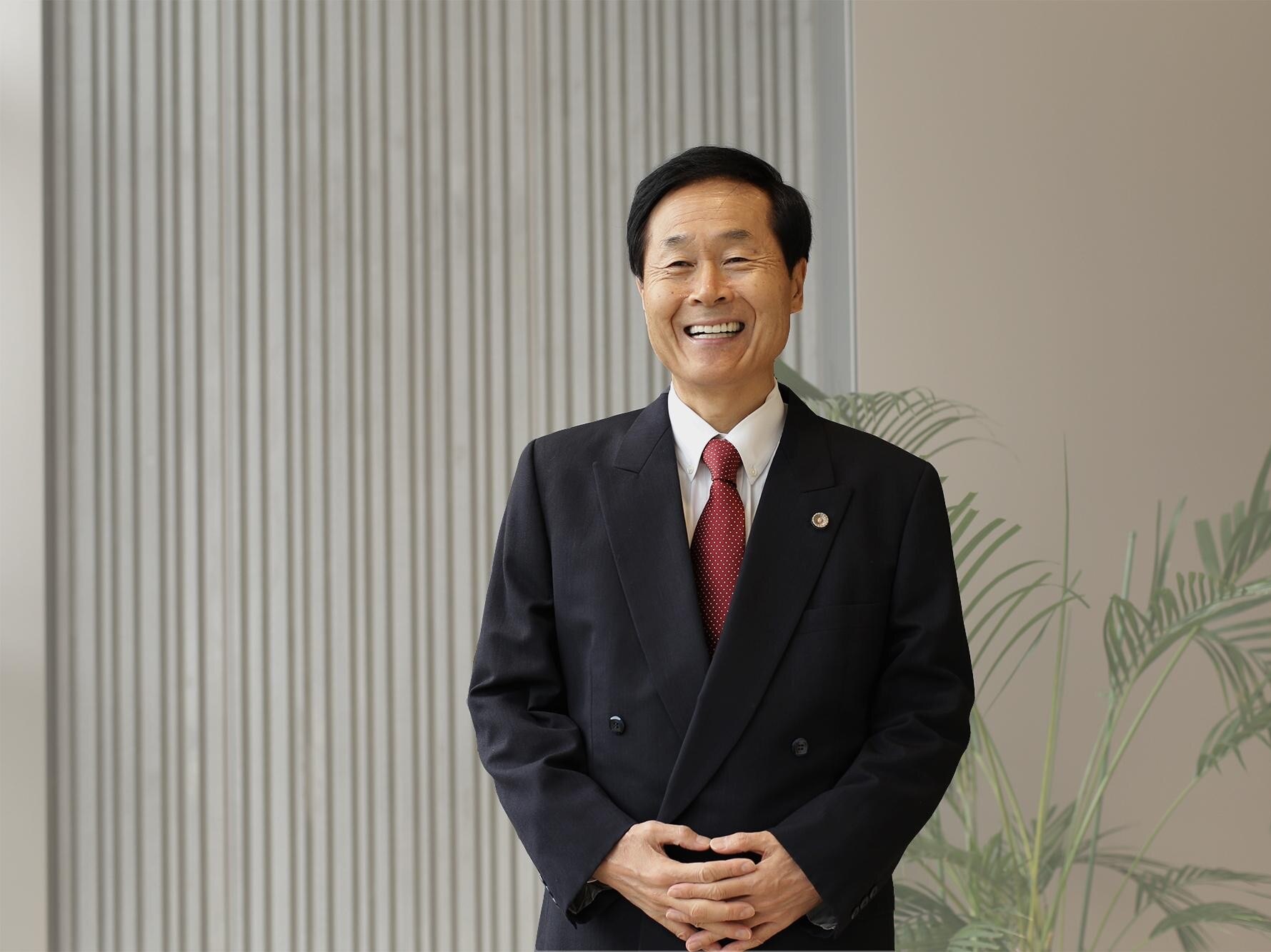山下 江弁護士