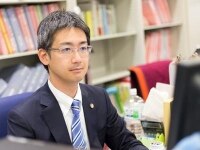 吉山 晋市弁護士