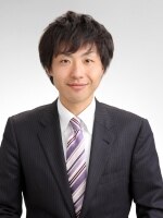 窪川 亮輔弁護士