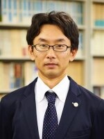 秦 英準