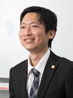 富永 慎太朗弁護士