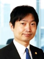 米重 浩史弁護士