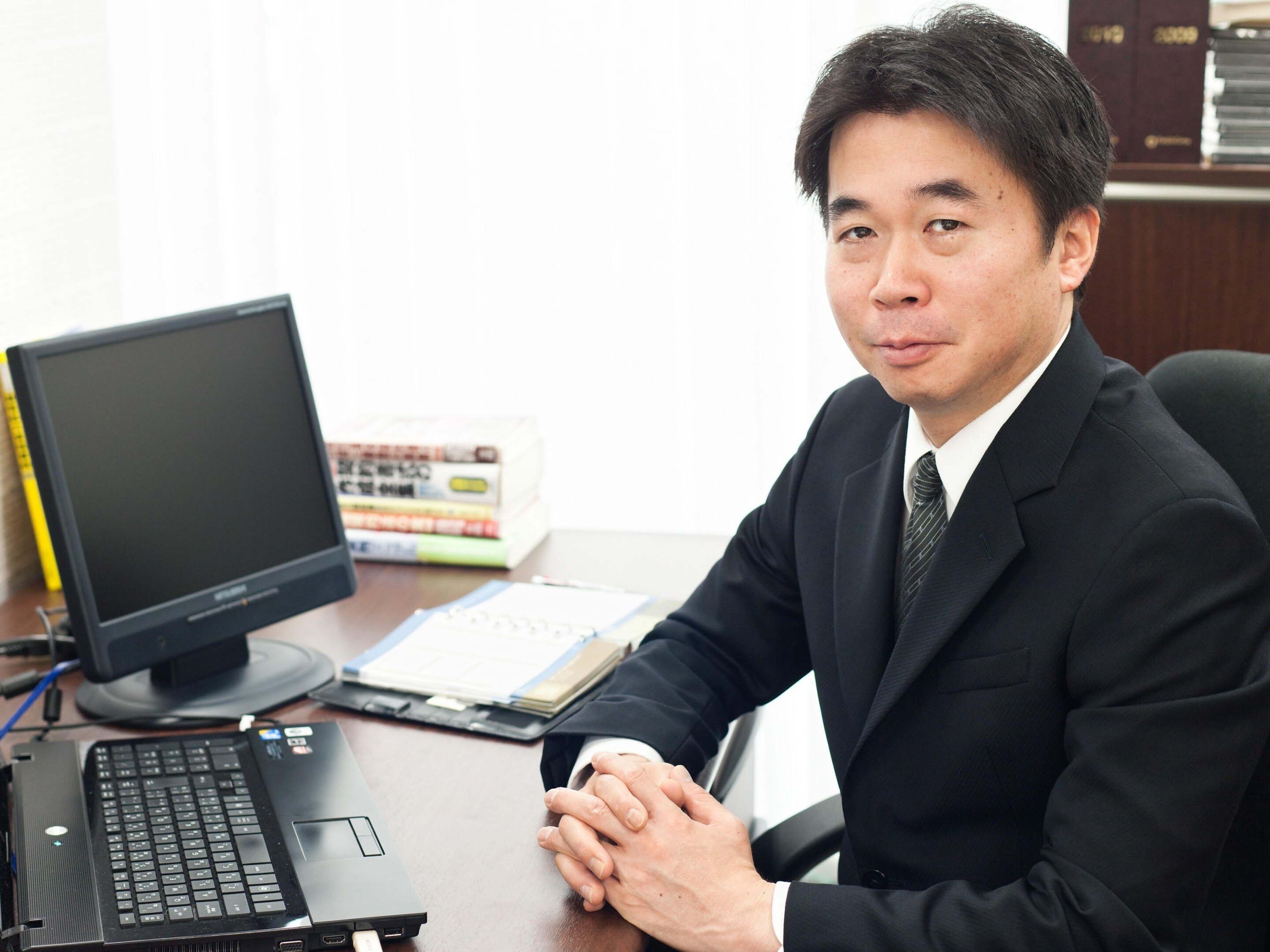 山本 哲也弁護士