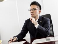 高野 傑弁護士