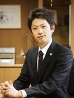 三股 正幸弁護士