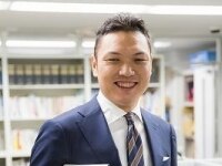 小前田 宙弁護士