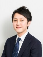 知花 卓哉弁護士