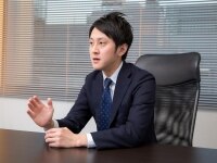 知花 卓哉弁護士