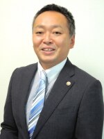 來住 崇右弁護士