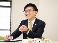 豊田 進士弁護士