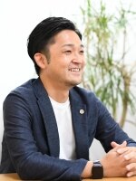 中間 隼人弁護士