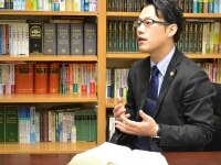 塚田 学弁護士