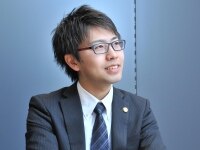 中川 佳治弁護士