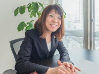 康 成愛弁護士