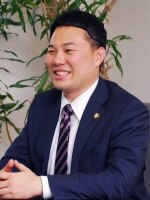 中辻 元希弁護士