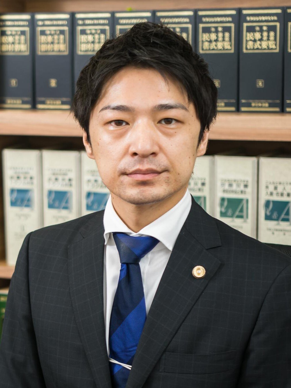 鶴崎 陽三弁護士