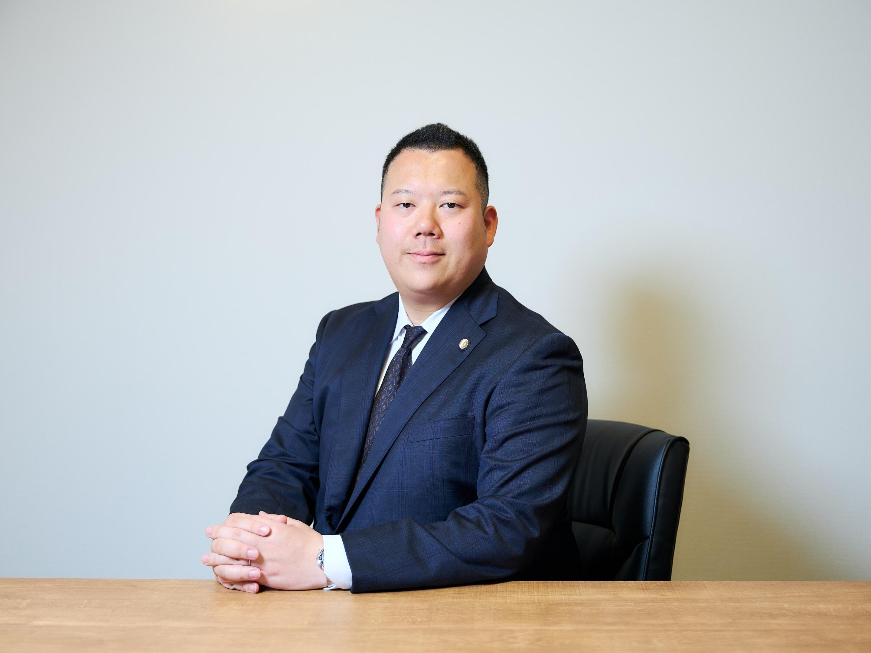 角 学弁護士