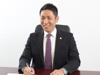 井阪 康博弁護士