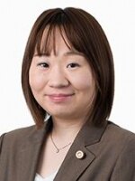 山下 汐里弁護士