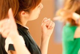 ダンスが人気のAKB「恋チュン」 踊りの振り付けにも「著作権」はあるか?