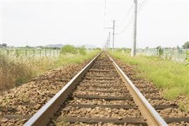 線路に置き石!? 重い刑罰が科せられる「列車往来危険罪」とはどんな犯罪か?