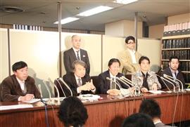「特定秘密保護法は憲法違反」 フリージャーナリストら43人「施行差止め」求め提訴