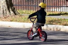 自転車に乗るときは「ヘルメット」を着用すべし! そんな条例を弁護士はどう見る?