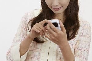 フェイスブックが実施したユーザー70万人の「心理実験」 日本でやったら違法か?