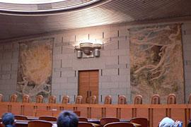 重大事件の判決の法廷で「主文を後回し」にする意味とは?