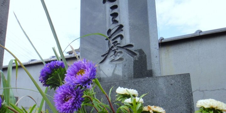 親戚から「本家の墓」を押し付けられて困っている――拒否する方法はないのか?
