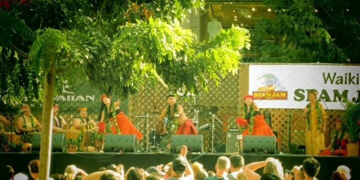 フラダンス教室が訴えられた! ダンスの「振り付け」にも著作権があるの?