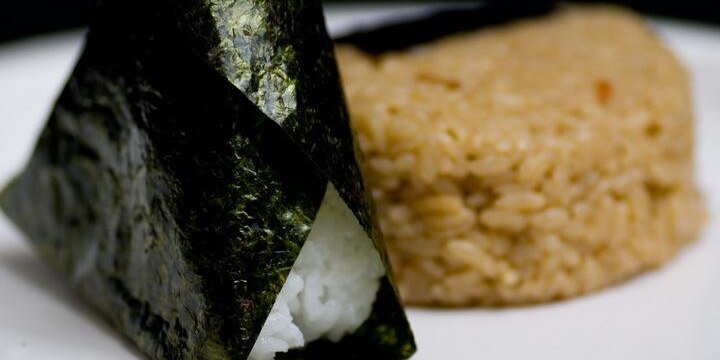 コンビニで「会計前のおにぎり」を食べたら怒られた! 後からお金を払ってもダメ?