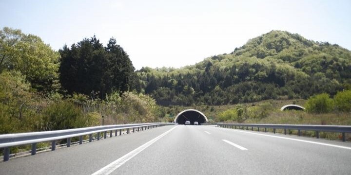 高速バス「横転事故」運転手は「11日連続勤務」 だった・・・違法ではないのか?