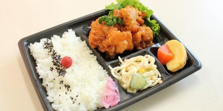 「粗末にしたくない」コンビニ「廃棄弁当」持ち帰ったら謹慎処分ーーなぜダメなのか？