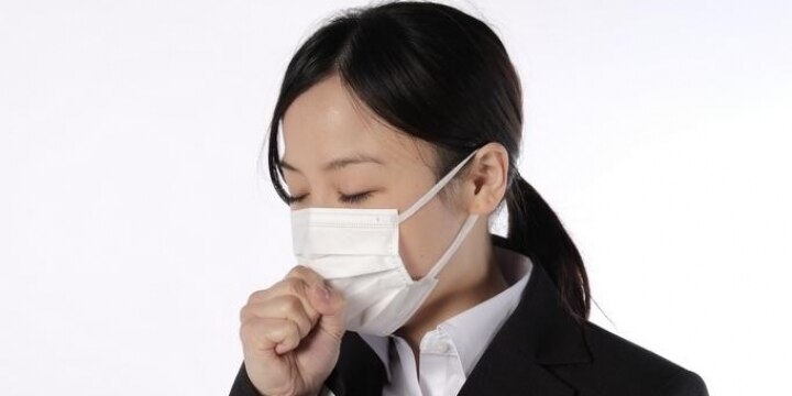 インフルエンザの従業員に「今忙しい時期なので」と出社を強要するのはパワハラか?