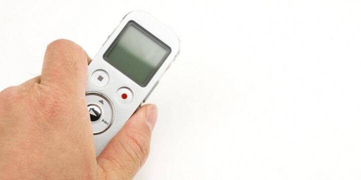 「無許可録音」のデータは裁判で証拠として認められるか…パワハラ訴訟を事例に検証