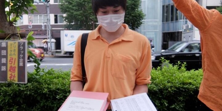 アリさん「シュレッダー係」異動から1年、「元に戻して」署名2万5000人分提出