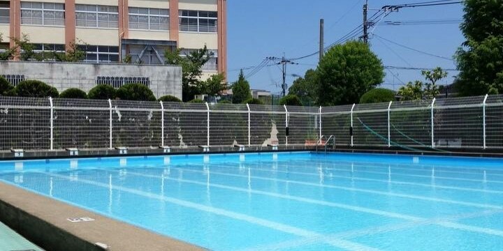 水泳授業の飛び込みで首骨折、弁護士「一向に改善せず、事故が起き続けている」