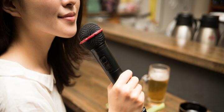 飲食店「生演奏・カラオケ」で音楽無断利用、JASRACが提訴…歌った客の責任は?