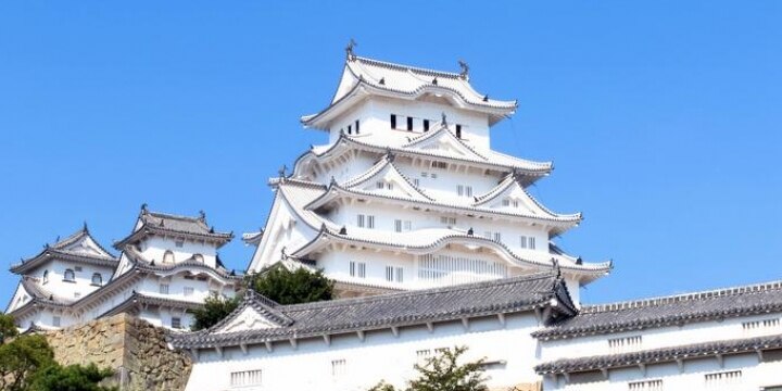 世界遺産・姫路城の大天守に「ドローン」衝突、どんな罪に問われる?