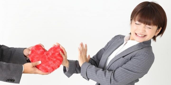 「今日も会えて嬉しい」上司が恋愛感情むき出し、セクハラじゃないの?