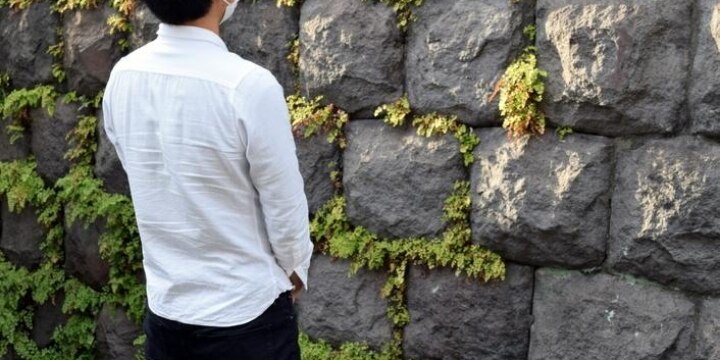 「立ち小便」の法的論点…駐輪場訴訟「街路だからダメ」、男性が「逆転有罪」