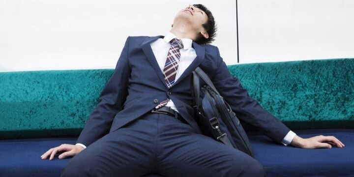 酔いが覚めるまで「山手線」乗りっぱなしで睡眠、どんな法的問題がある?