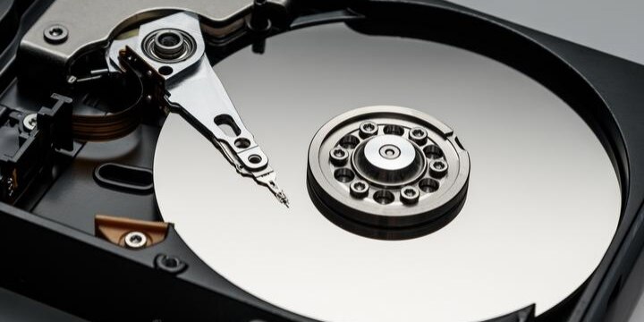 廃棄依頼した「ハードディスク」がネットで売られ、生徒の氏名流出…法的責任は?