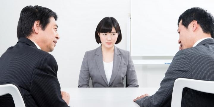 恋人の有無、結婚予定、家族の職業・・・採用面接での立ち入った質問はアウト?