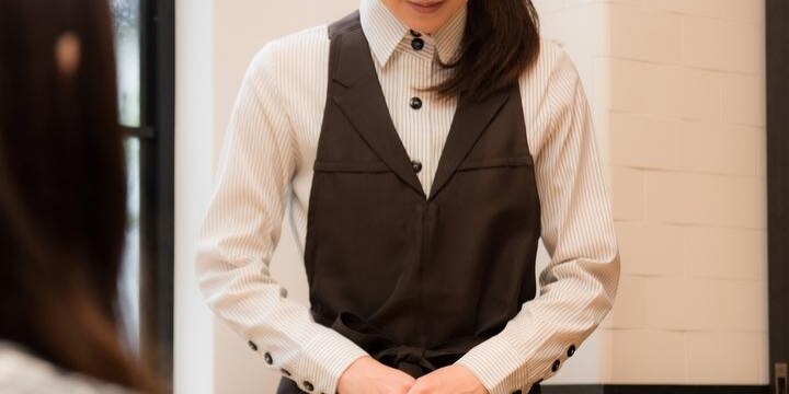 料理が来るのが遅く、客が「悪い評判を流してやる!」と捨て台詞…これって脅迫では?