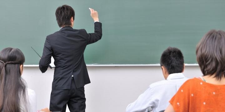 留学生向け予備校、市販本の「丸ごと複製・配布」が発覚…教育目的でもアウト?