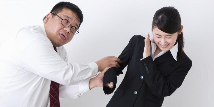 上司の私的な誘い拒否→「社会人失格」と書かれたメール届く…セクハラでは?