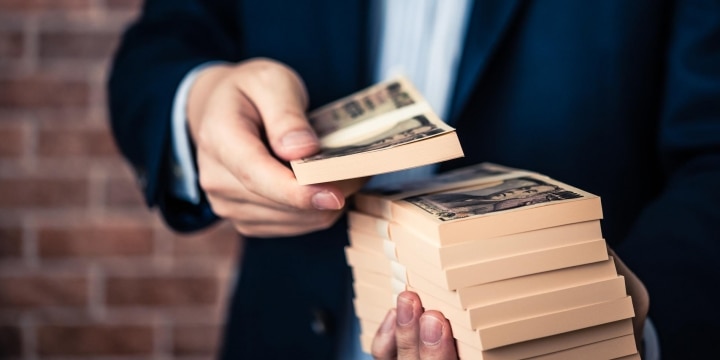 親から突然渡された「数百万円」の札束、こっそり使えば贈与税から逃れられる?