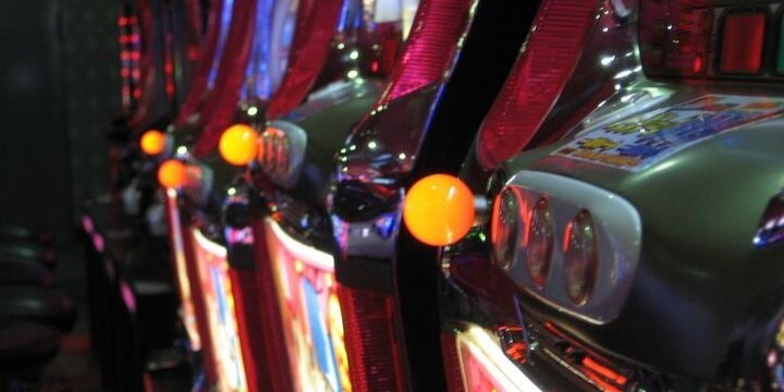 テナントが違法パチスロ賭博店だった! ビルオーナー「知らなかった」で逃げ切れる?